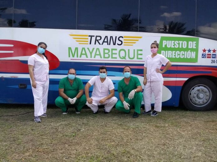 De izquierda a derecha: Roxana figueroa Rojas, Yaser Ibarra Amador, Yoendy Vasallo Camacho, Abigail Marcheco Gonzalez, Yailin Mejias Farrada De izquierda a derecha: Roxana figueroa Rojas, Yaser Ibarra Amador, Yoendy Vasallo Camacho, Abigail Marcheco Gonzalez, Yailin Mejias Farrada