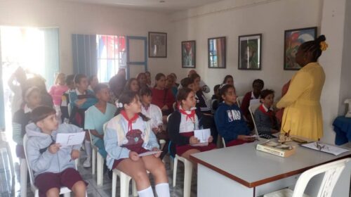 Homenaje de Soc Cultural José Martí a trabajadores de la salud