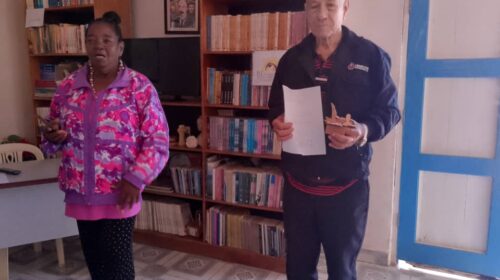 Mercedes Guerra, presidenta de la sociedad culural José Martí y Daniel González Manso, merecedor de reconocimiento en el encuentro