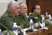 Presidente cubano dirige reunión semanal con autoridades capitalinas