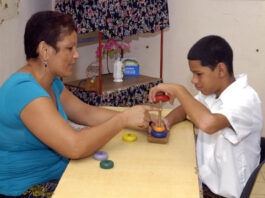 Un cerco unilateral que impide la educación plena