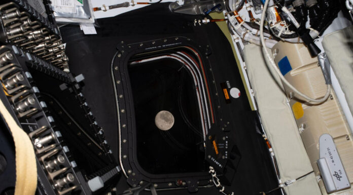 Tripulación del Artemis II envía mensaje tras su paso por el lado oculto de la Luna