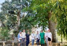 Estudiantes y profesores debaten sobre capacitación agraria en finca de Mayabeque