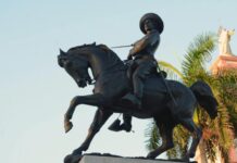 El Mayor sigue cabalgando en su llanura, en su Isla