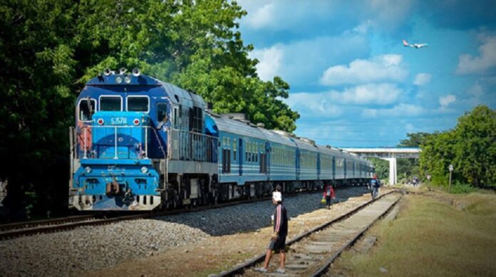 1110-trenes-holguin