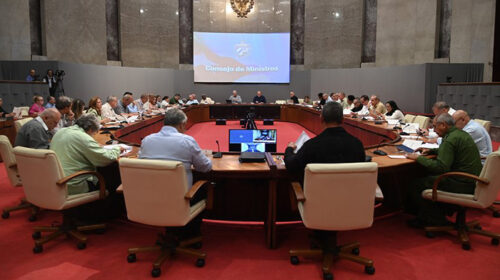 En Cuba aprueban ruta para implementar transformaciones económicas y sociales
