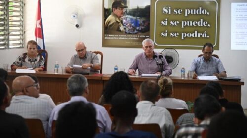Díaz-Canel visita Consejos de Defensa Municipales de La Habana