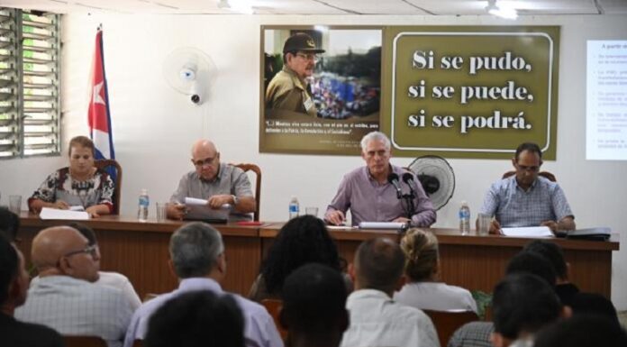 Díaz-Canel visita Consejos de Defensa Municipales de La Habana