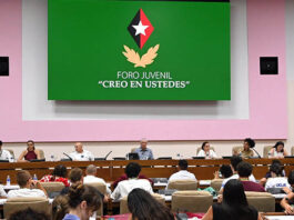 Díaz-Canel a los jóvenes: siéntanse la generación del centenario de Fidel