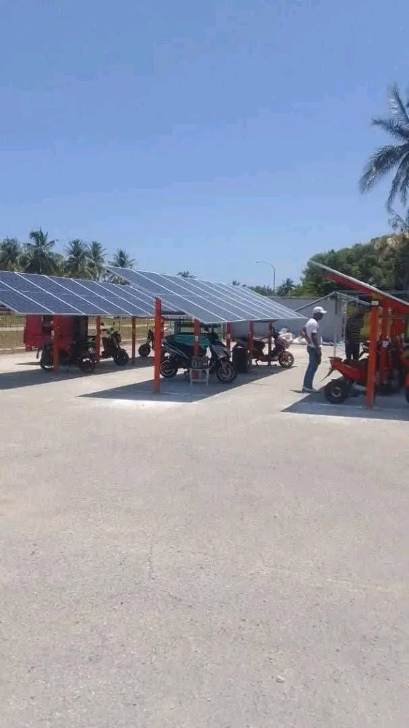 Inauguran en La Habana del Este una nueva solinera para impulsar la movilidad eléctrica y el ahorro energético