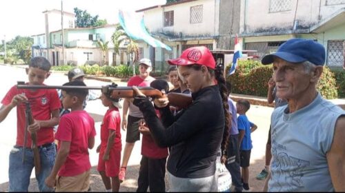 Niños y jóvenes rinden homenaje a Fidel en su Centenario