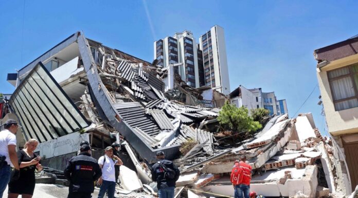 Ascienden a 239 los fallecidos tras sismo en Colombia