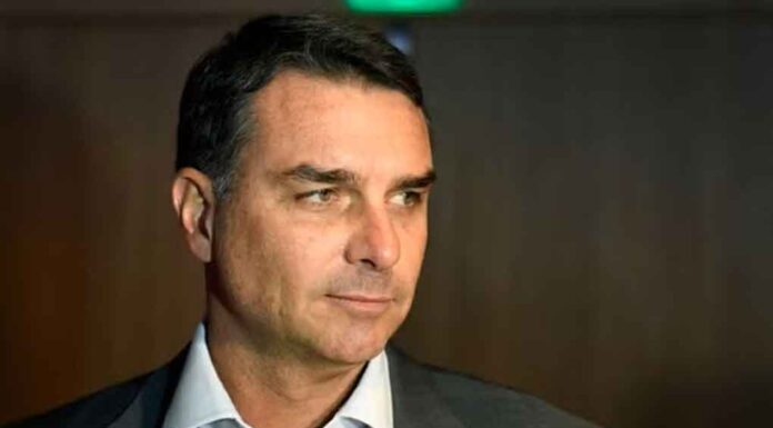 Confirman investigación contra Flávio Bolsonaro por filme Dark Horse