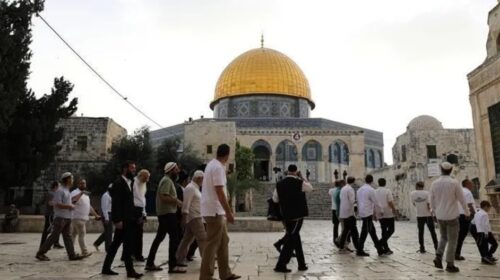Colonos israelíes irrumpen en la mezquita de Al-Aqsa