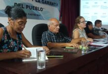 Reconocen obrar de educadores.