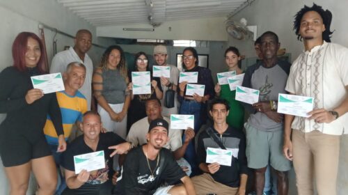 Graduados estudiantes de los cursos de Masaje Básico e Instructor de Gimnasio